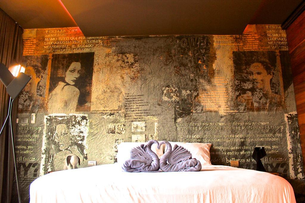 Little Paris Phuket Apartamento Exterior foto