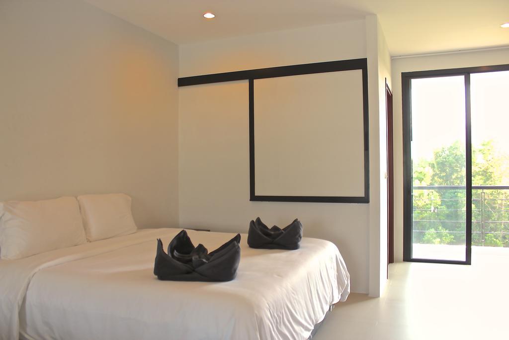 Little Paris Phuket Apartamento Exterior foto
