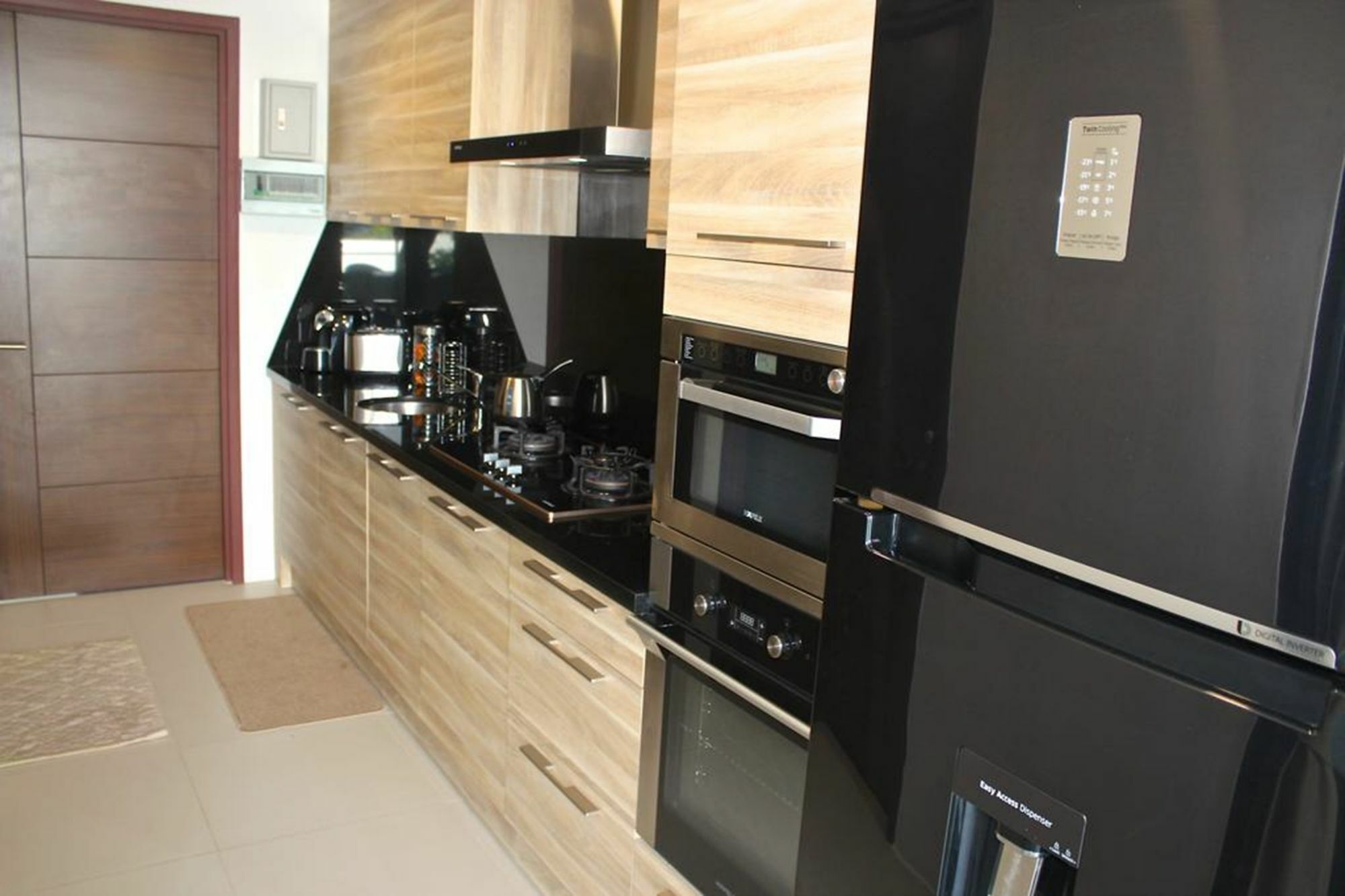 Little Paris Phuket Apartamento Exterior foto