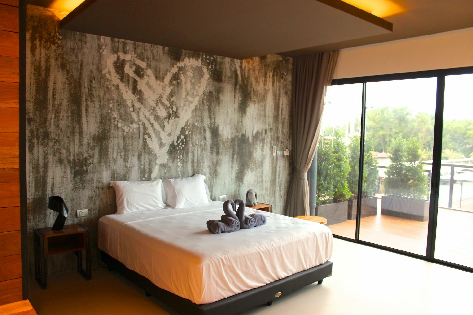 Little Paris Phuket Apartamento Exterior foto